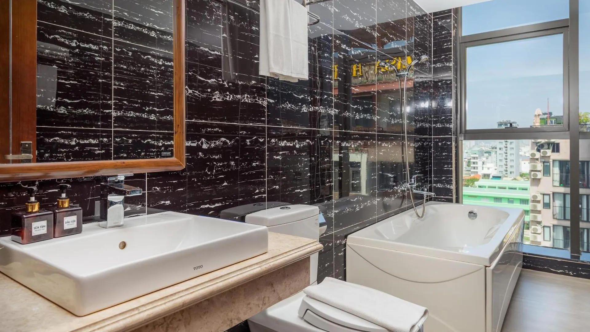 Sana Da Nang Beach Hotel 4*,