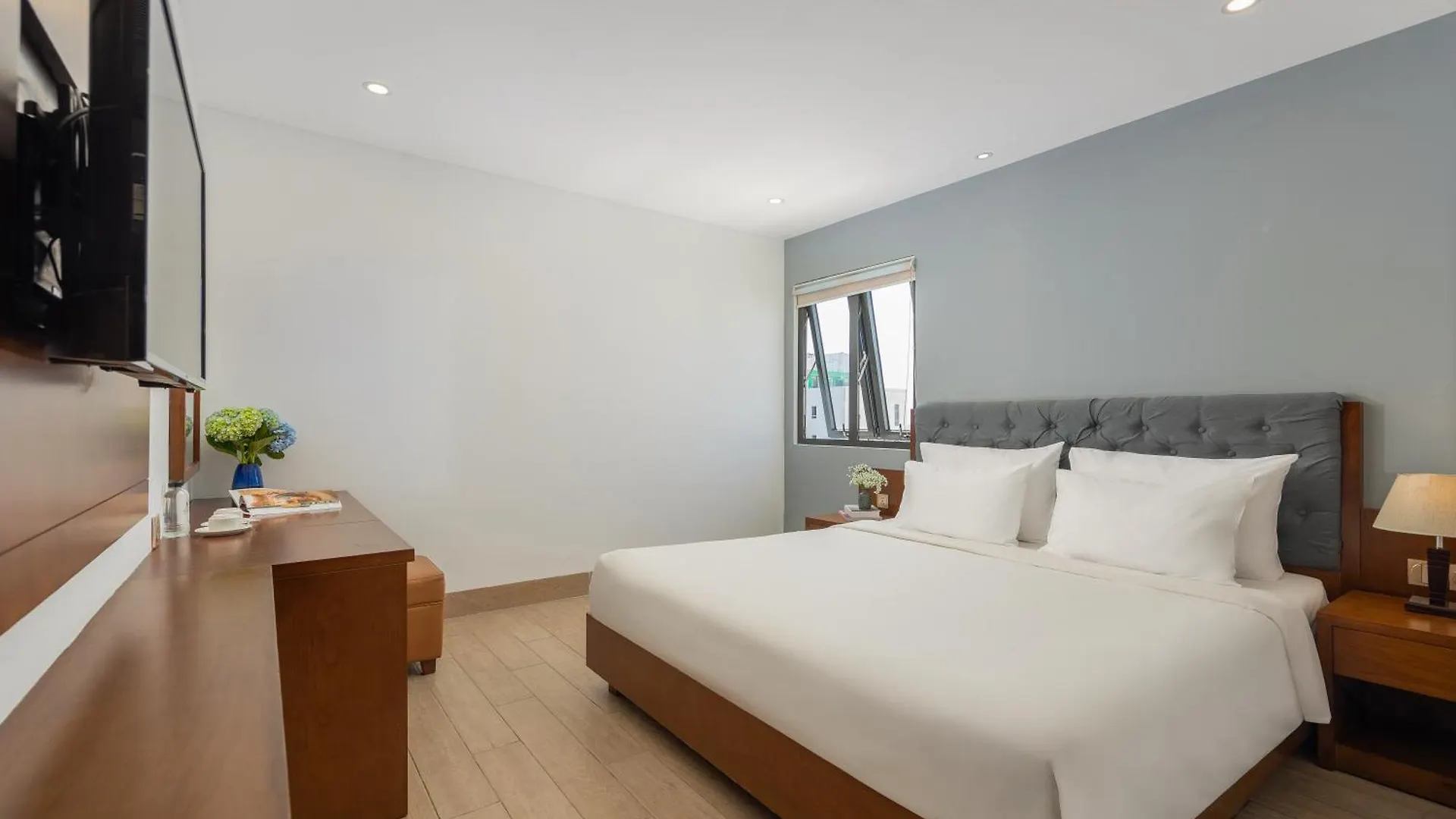 Sana Da Nang Beach Hotel 4*,  Vietnam